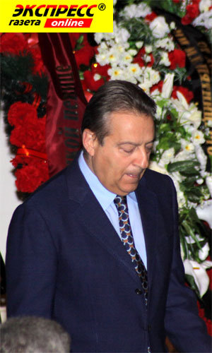 ГЕННАДИЙ ХАЗАНОВ