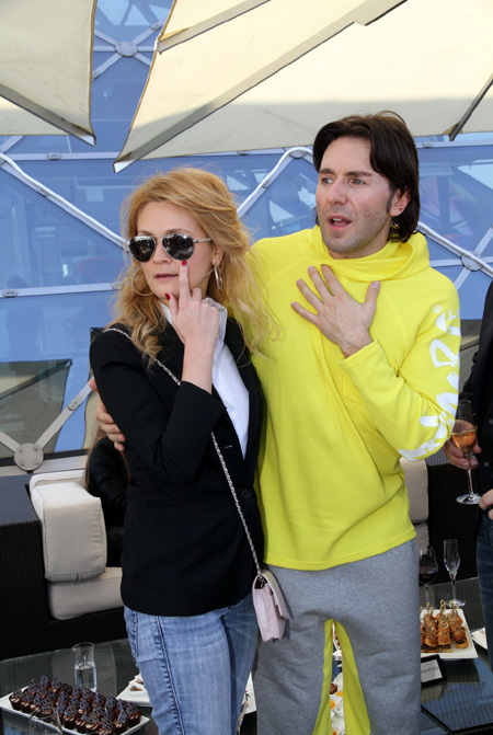 ...и приобщил к спорту супругу Наталью (фото Бориса КУДРЯВОВА)