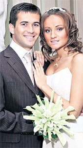 ВЛЮБЛЕННАЯ ПАРА: Александр и Мария свадьбу сыграли по-быстрому