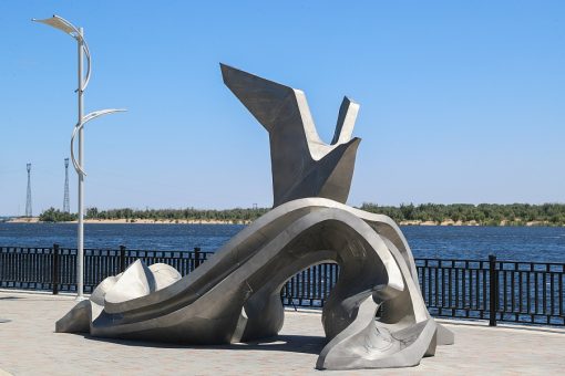 Автор скульптуры "Волна" уверен, что каждый увидит в ней что-то свое