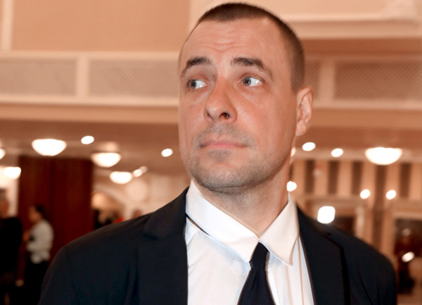 Цыганов недавно коротко подстригся: лето будет жарким