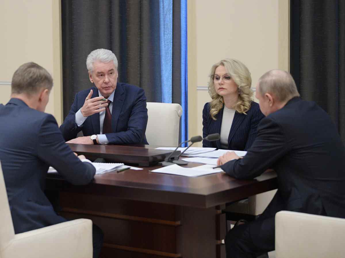 Сергей Собянин, Владимир Путин и Татьяна Голикова Сергей Собянин подтвердил, что реальных данных о распространении коронавируса нет