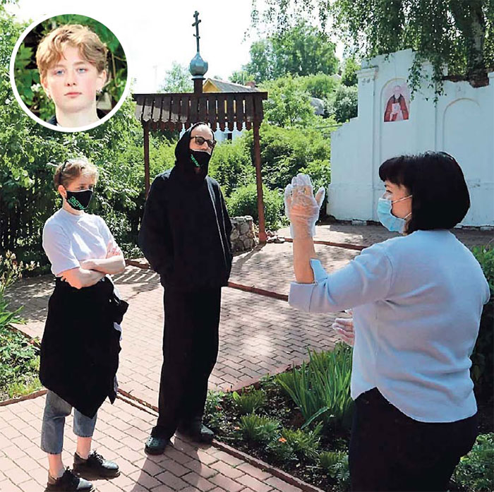 С Олей Бодровой Юрий побывал на экскурсии в Музее Тарковского в Юрьевце