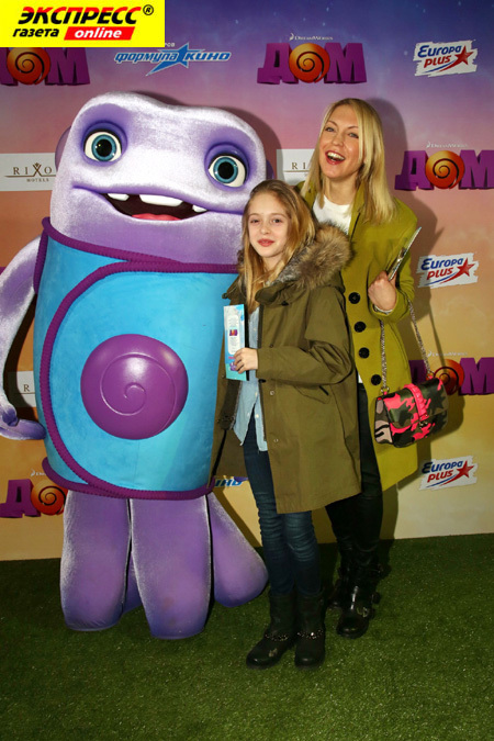 ДАРЬЯ МИХАЛКОВА С ДОЧЕРЬЮ