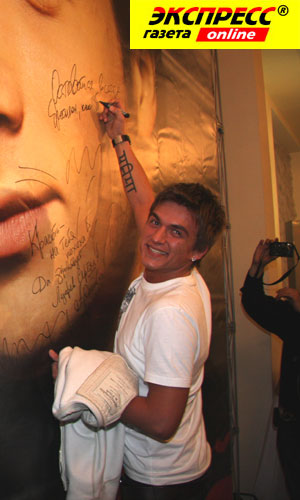 ВЛАД ТОПАЛОВ: бывший коллега Лазарева по группе «SMASH!!» забыл старые обиды и как ни в чем ни бывало пришёл на праздник