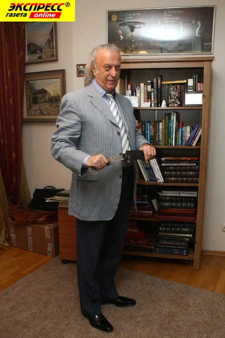 ИЛЬЯ РЕЗНИК