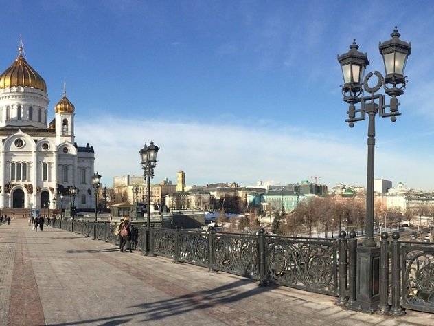 Апрель оккупировал Москву Апрель оккупировал Москву