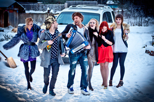 Благодаря DVJ Арчи и DJ Сергею Францу, написавшим музыку для дуэта, Малаховы спелись вместе