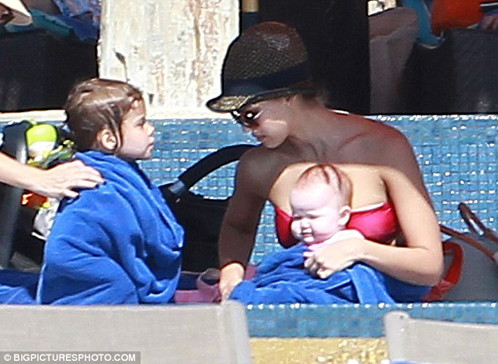 Джессика АЛЬБА с дочками