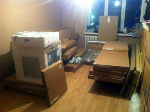 Новая мебель ДАЙНЕКО. Ее еще предстоит собрать