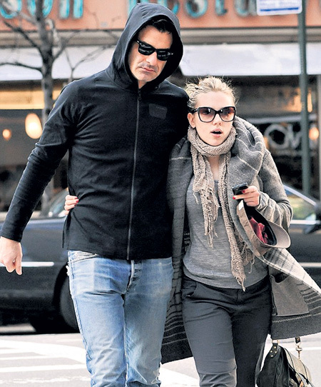 Нынешнее увлечение ЙОХАНССОН - рекламный агент Нэйт НЕЙЛОР