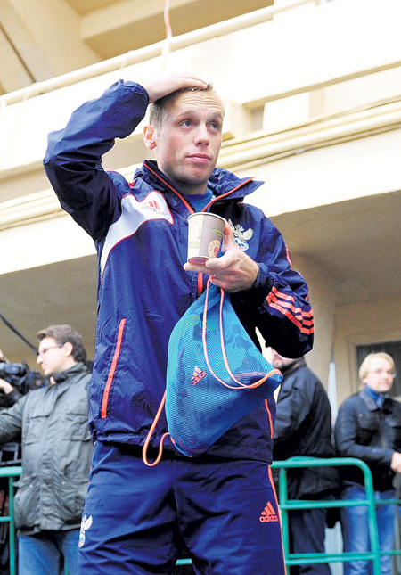 Привезти столичное поле будущим чемпионам - это Денис здорово придумал. Фото Дарьи ИСАЕВОЙ/«Советский спорт»