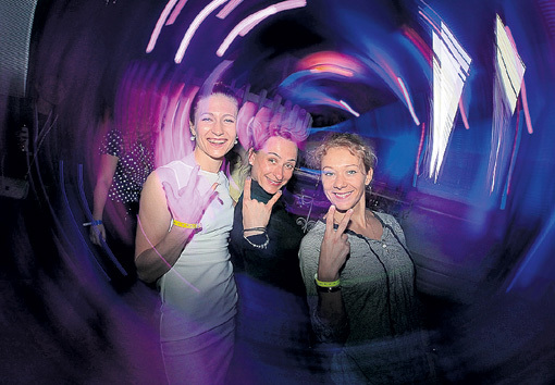 Дарья ДОМРАЧЁВА (слева), Настя ДУБОРЕЗОВА и Ольга ЗАЙЦЕВА хорошо оттянулись в Москве