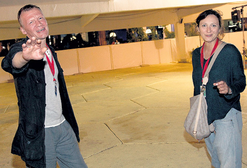 СЕРЕБРЯКОВ коротал вечера вовсе не с женой