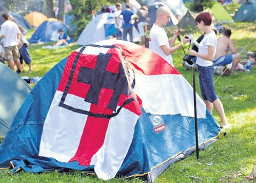 Палатка белорусских националистов, участие которых в «Бандерштате» оплатили польские культурные фонды (Фото: belaruspartizan.org)