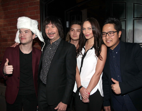 Байгали СЕРКЕБАЕВ (второй слева)