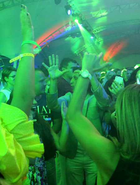 Александр РЕВВА (в центре)