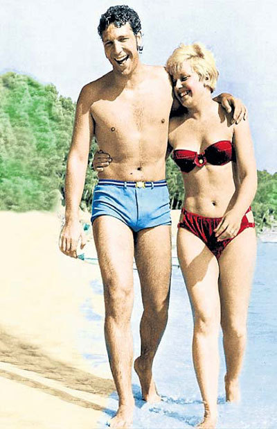 ДЖОНС и Линда поженились в 16 лет, когда девушка была на девятом месяце беременности, и живут вместе вот уже 59 лет