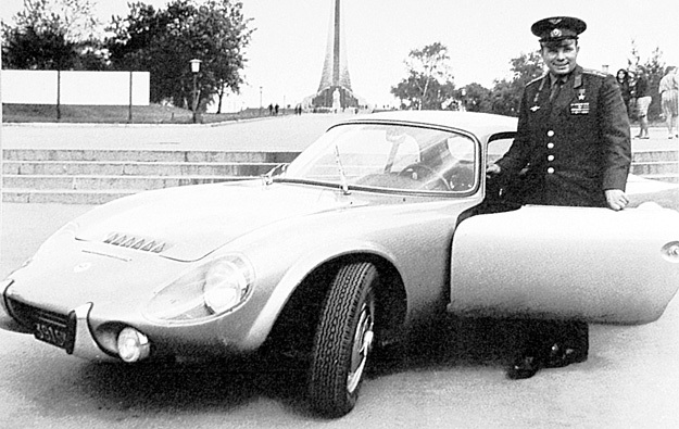 Он относился к ТЕРЕШКОВОЙ как к родной сестре. Фото: © РИА «Новости»