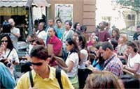 БРАЗИЛЬСКИЕ ЖУРНАЛИСТЫ, ДОПУЩЕННЫЕ НА СЪЕМКИ: в этой толпе и наши собкоры