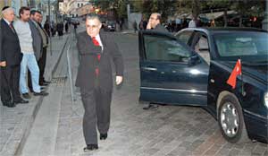 ПОСОЛ ТУРЦИИ КУРТУЛУШ: спешит на встречу с Вовочкой