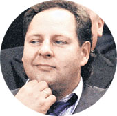 САРСАНИЯ: привел в «Зенит» Адвоката