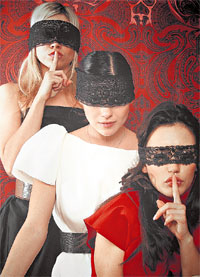 «СЕРЕБРО»: на картине девчонки выглядят круче...