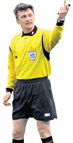 ВАЛЕНТИН ИВАНОВ: один из лучших наших арбитров, устав от обвинений, закончил с судейством (фото «Спорт Экспресс»)