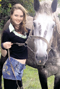 ЛИЗА САБИТОВА: девчонки старались изувечить её лицо