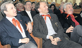 ВСЕ ЛУЧШЕЕ - ДЯДЯМ: Владислав Флярковский, Михаил Сеславинский, Михаил Гусман сполна насладились выступлением красавиц