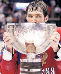 ОВЕЧКИН: вошёл в символическую сборную чемпионата