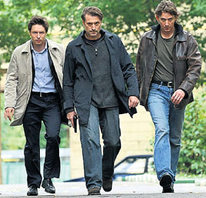 НАПАРНИКИ: Банников (Владимир Жеребцов), Морозов (Григорий Гладий), Крутов (Юрий Батурин)