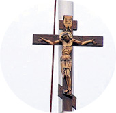 КРЕСТ НА МАЧТЕ: защищает молящихся