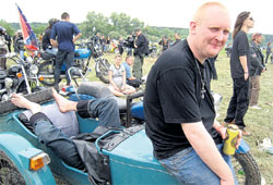 ТИХИЙ УГОЛОК: предприимчивые байкеры сдавали спальное место по 100 рублей в час