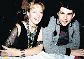 Звездная мама всегда рядом с сыном Данилой