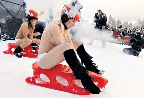 ...что минусовая температура благотворно влияет на упругость кожи и груди